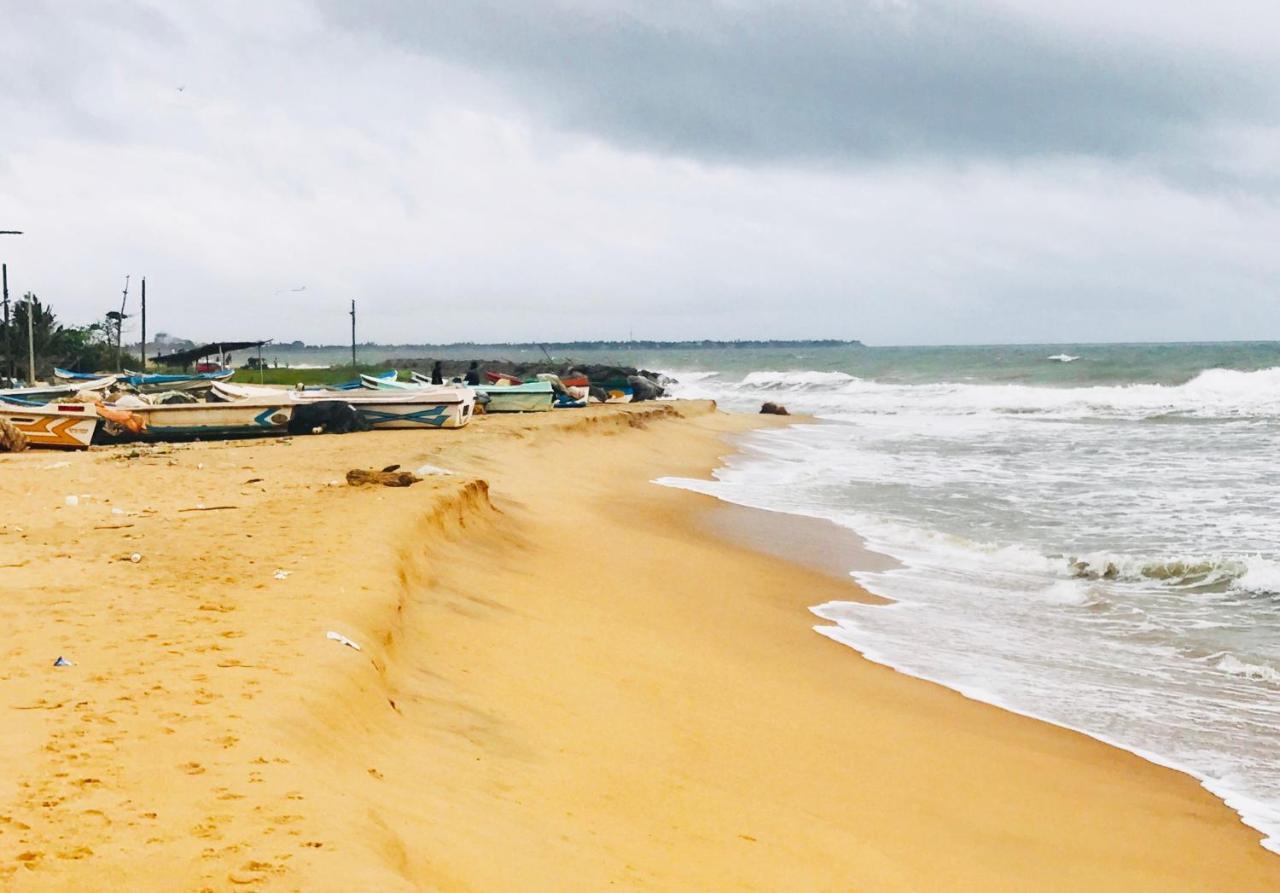 Sea Beach Resort Негомбо Экстерьер фото