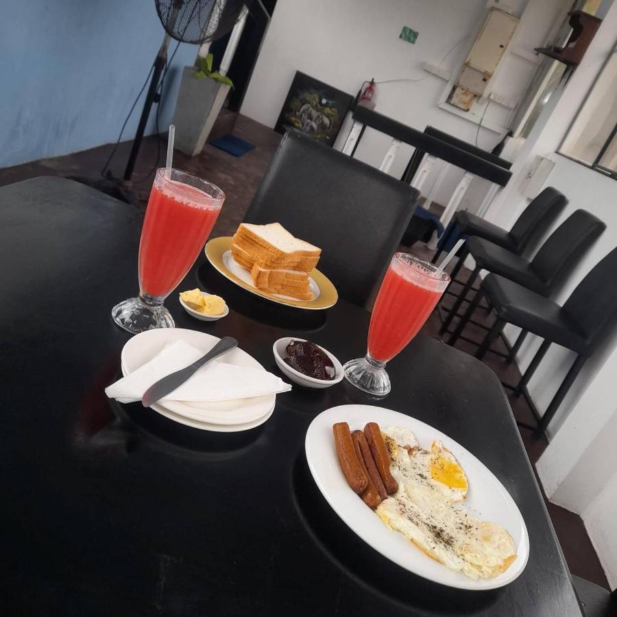 Sea Beach Resort Негомбо Экстерьер фото